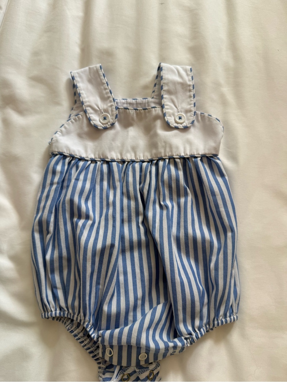 The Beaufort Bonnet Company Blue and White Baby One-Piece bubble romper 6-12 mo